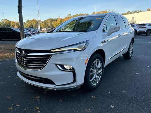 Used 2022 Buick Enclave Premium w/ Experience Buick Package image 5