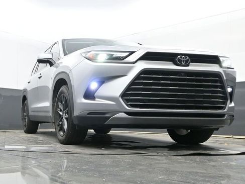 Used 2024 Toyota Grand Highlander Platinum image 9