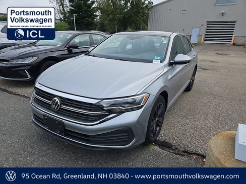 Used 2023 Volkswagen Jetta SE FWD image 1