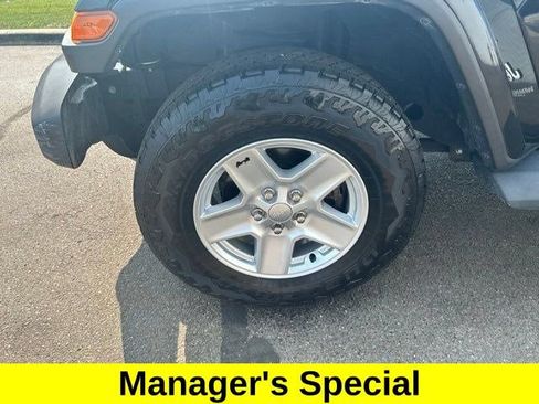 Used 2021 Jeep Wrangler Unlimited Sahara AWD/4WD image 39