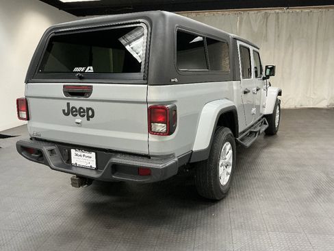 Used 2023 Jeep Gladiator Sport AWD/4WD image 5