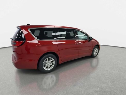 New 2026 Chrysler Pacifica Select FWD image 9