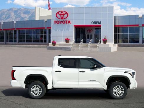 New 2026 Toyota Tundra SR5 w/ SR5 Convenience Package image 3