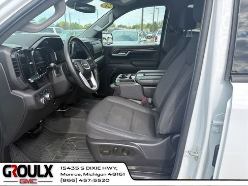 Used 2024 GMC Sierra 1500 Elevation AWD/4WD image 10