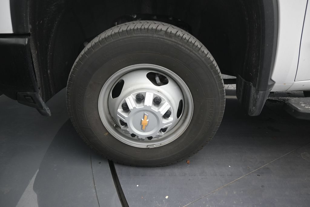 Used 2025 Chevrolet Silverado 3500 W/T AWD/4WD image 9