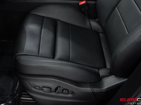 Used 2025 Porsche Cayenne AWD/4WD image 42