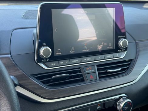 Used 2024 Nissan Altima 2.5 SV image 28