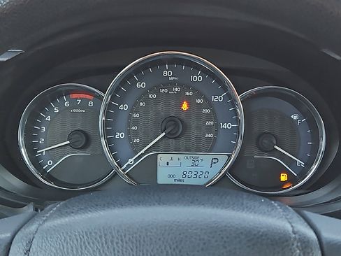 Used 2015 Toyota Corolla LE image 21