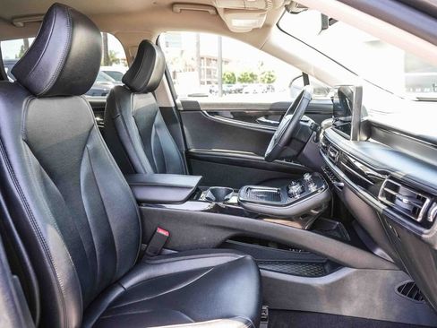 Certified 2023 Lincoln Nautilus AWD image 21