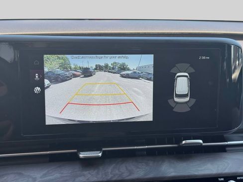 Used 2024 Kia Carnival EX FWD image 27