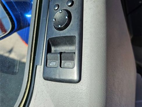 Used 2002 Volkswagen Eurovan GLS image 17