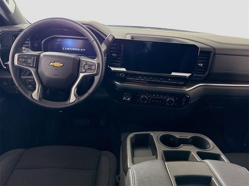 Used 2024 Chevrolet Silverado 1500 LT image 2