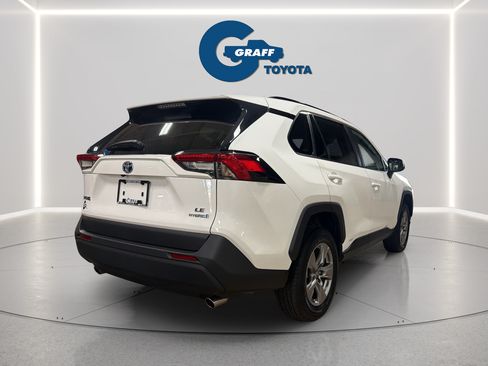 Used 2024 Toyota RAV4 LE AWD/4WD image 7