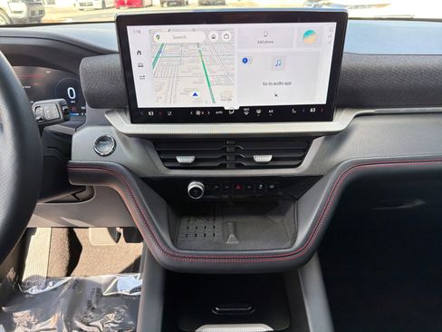 Used 2025 Ford Explorer ST-Line w/ Premium Package image 17