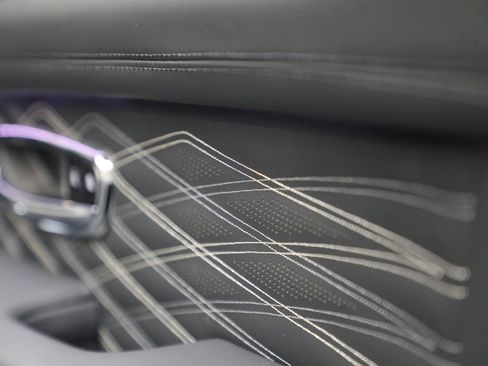 New 2025 Bentley Bentayga Extended Wheelbase image 38