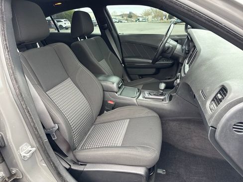 Used 2018 Dodge Charger SXT Plus w/ Blacktop Package image 10