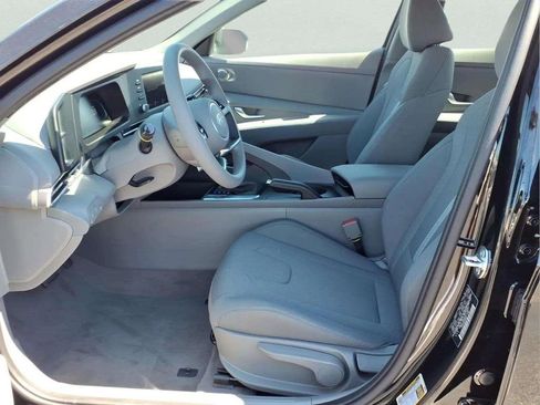 New 2026 Hyundai Elantra SE FWD image 9