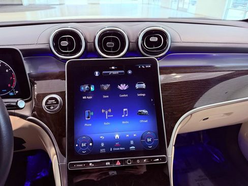 Used 2024 Mercedes-Benz GLC 300 GLC 300 BURMESTER/CARPLAY/PARK image 22