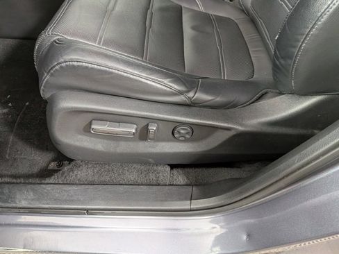 Used 2021 Honda CR-V EX-L image 16