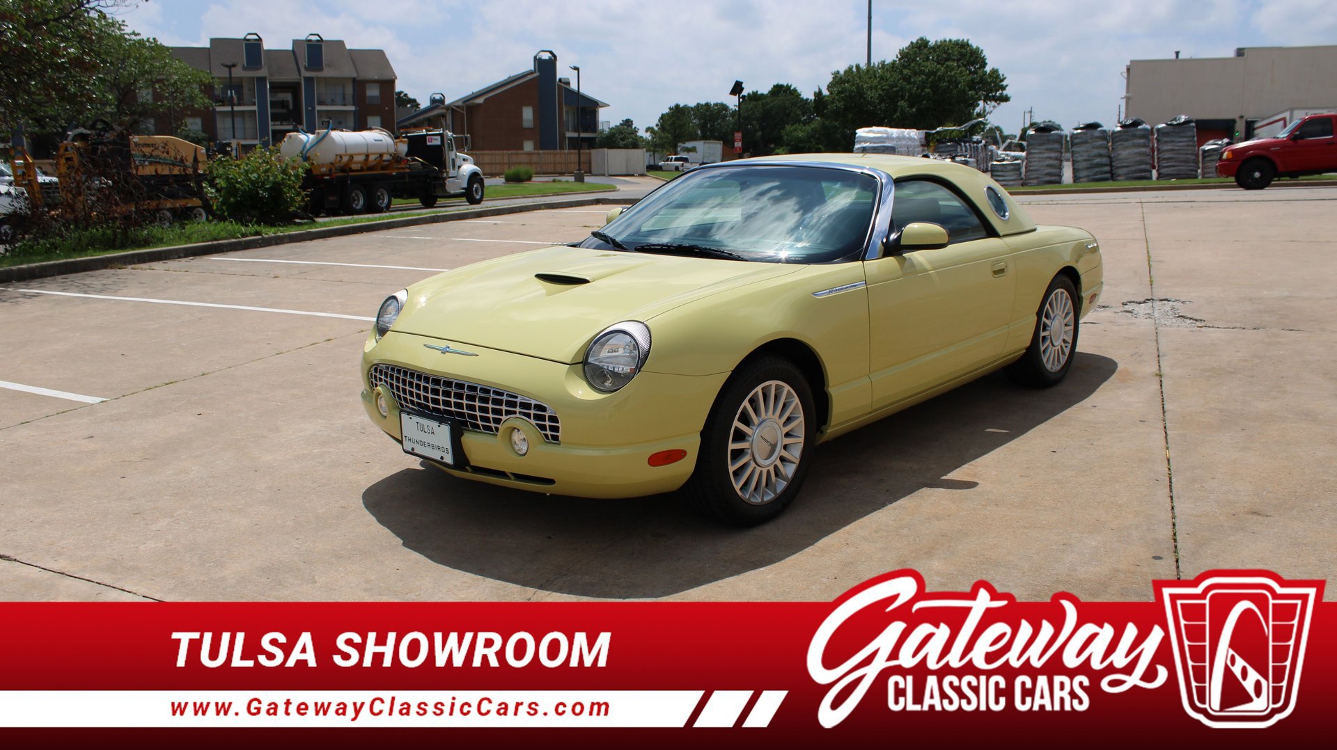 Used 2005 Ford Thunderbird RWD image 1