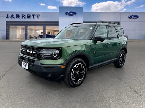 Certified 2025 Ford Bronco Sport Outer Banks w/ Outer Banks Tech Package+ AWD/4WD image 3
