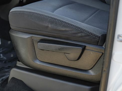 Used 2022 RAM 2500 Big Horn w/ Cold Weather Group image 27