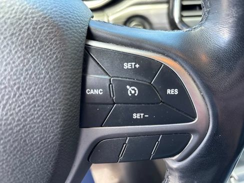 Used 2021 Jeep Grand Cherokee Limited AWD/4WD image 18