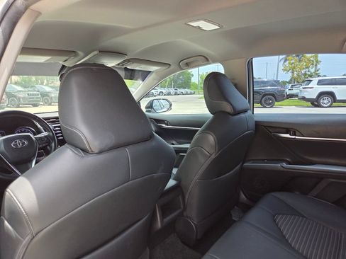 Used 2018 Toyota Camry SE FWD image 23