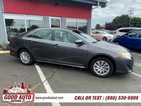 Used 2013 Toyota Camry LE FWD image 4