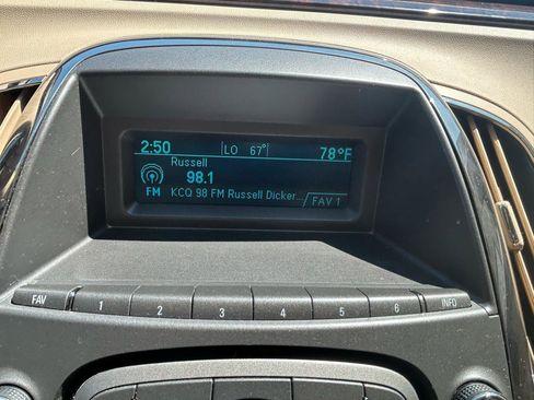Used 2011 Buick LaCrosse CXL FWD image 21