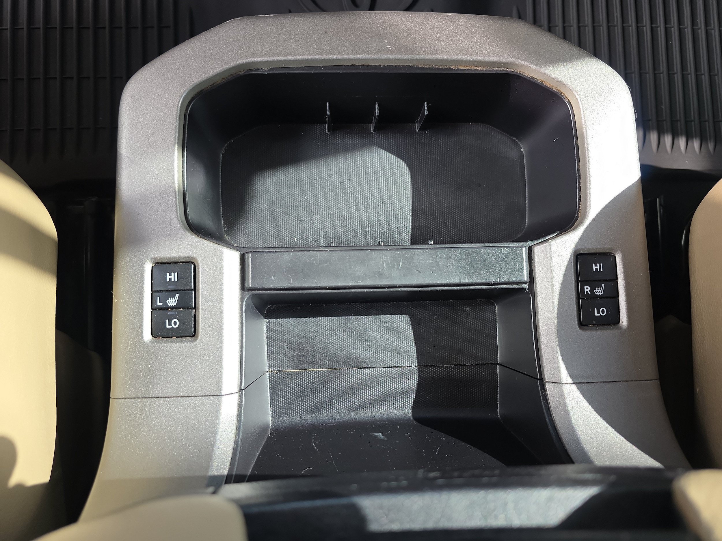 Used 2019 Toyota Sequoia Platinum w/ Carpet Mat Package (TMS) AWD/4WD image 18