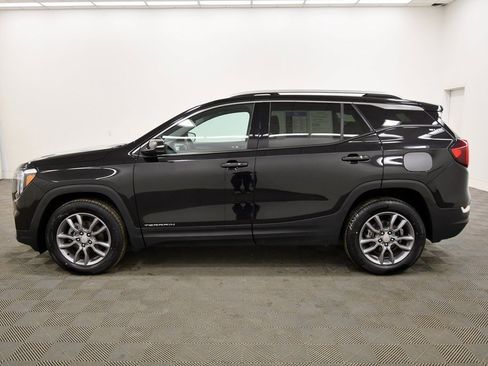 Used 2024 GMC Terrain SLT image 4