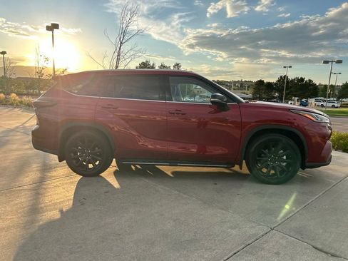 Used 2026 Toyota Highlander Limited AWD/4WD image 9
