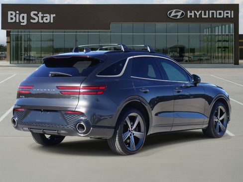 Used 2023 Genesis GV70 2.5T w/ Sport Prestige Package image 4