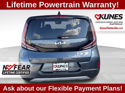 Used 2023 Kia Soul S FWD image 5
