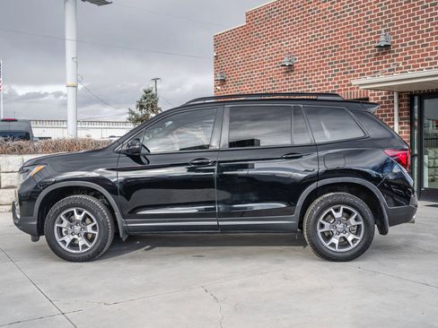 Used 2022 Honda Passport TrailSport image 3