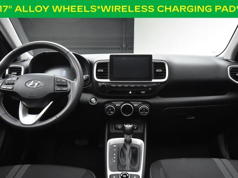 Used 2026 Hyundai Venue SEL FWD image 4