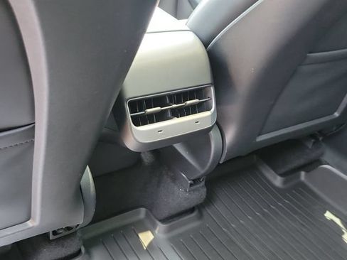 Used 2023 Tesla Model Y Long Range AWD/4WD image 21