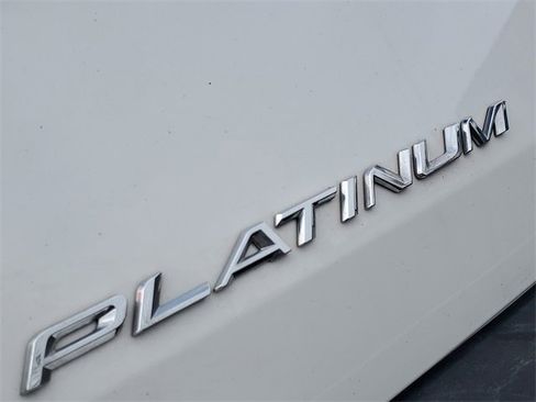 Certified 2022 Ford Explorer Platinum w/ Equipment Group 601A image 6