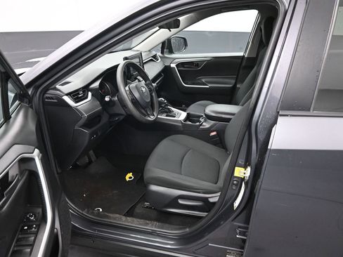 Used 2021 Toyota RAV4 LE w/ Carpet Mat Package (TMS) image 9