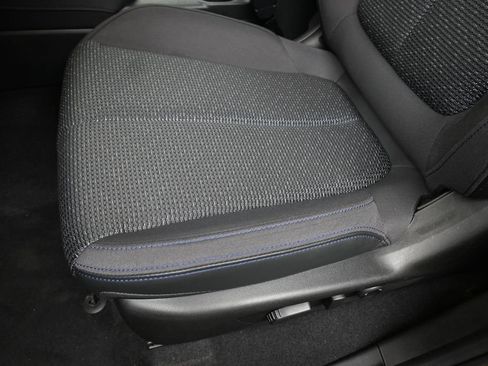 Certified 2025 Subaru Forester Premium AWD/4WD image 22