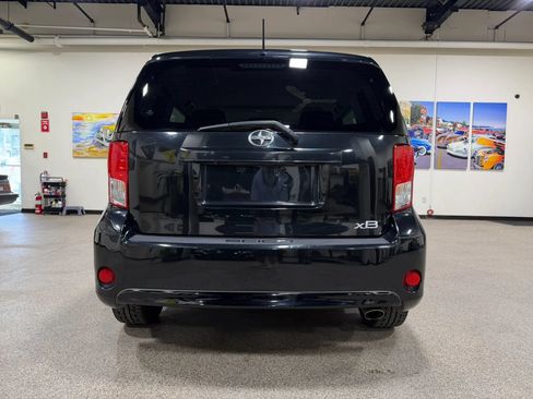 Used 2015 Scion xB FWD image 6