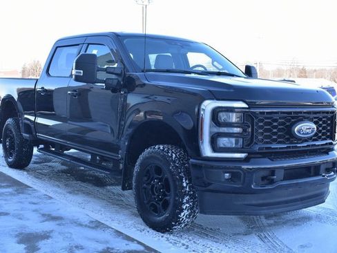 Used 2024 Ford F350 XLT w/ XLT Premium Package image 7