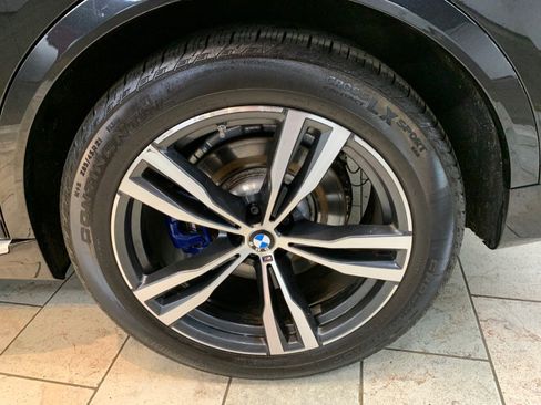 Used 2024 BMW X7 xDrive40i w/ M Sport Package AWD/4WD image 15
