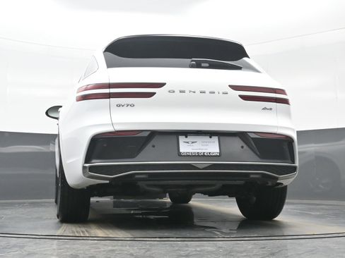 Certified 2026 Genesis GV70 2.5T Select image 32