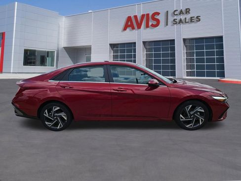 Used 2025 Hyundai Elantra SEL FWD image 7