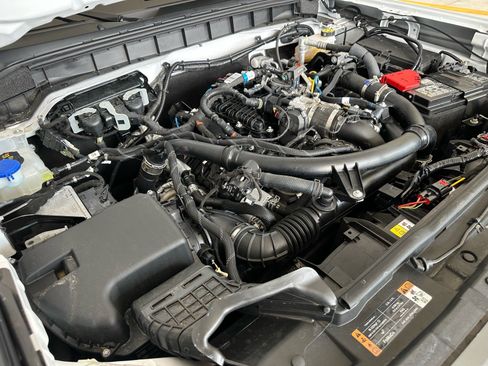 Used 2025 Ford Bronco Badlands AWD/4WD image 12