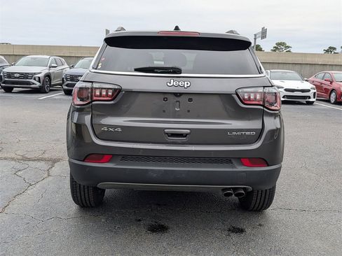 Used 2022 Jeep Compass Limited image 5