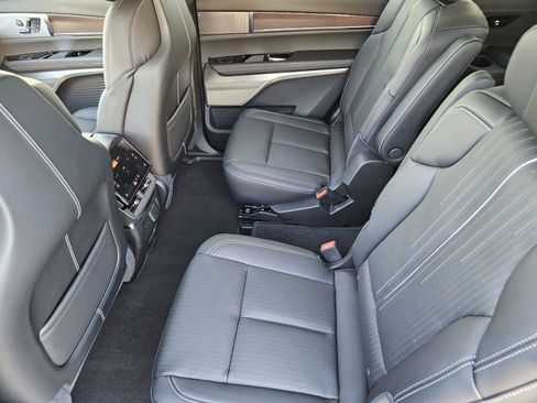 New 2026 Cadillac Vistiq Sport image 24