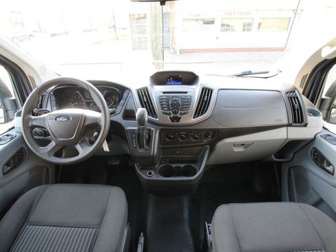 Used 2019 Ford Transit 350 XL image 10